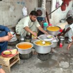 62 YEARS Old DHABA 😱 Veg-Non Veg FOOD | ROADSIDE Desi Breakfast | PAKISTAN Street Food LAHORE