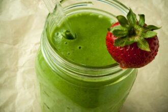 Dandelion Green Smoothie [Vegan] – One Green Planet