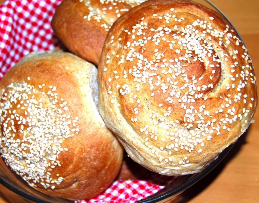Whole-Wheat Garlic and Herb Sandwich Buns [Vegan] – One Green Planet