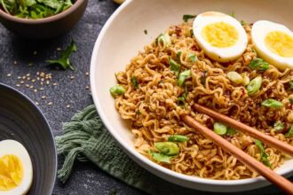 15 Minute Sriracha Ramen Noodles