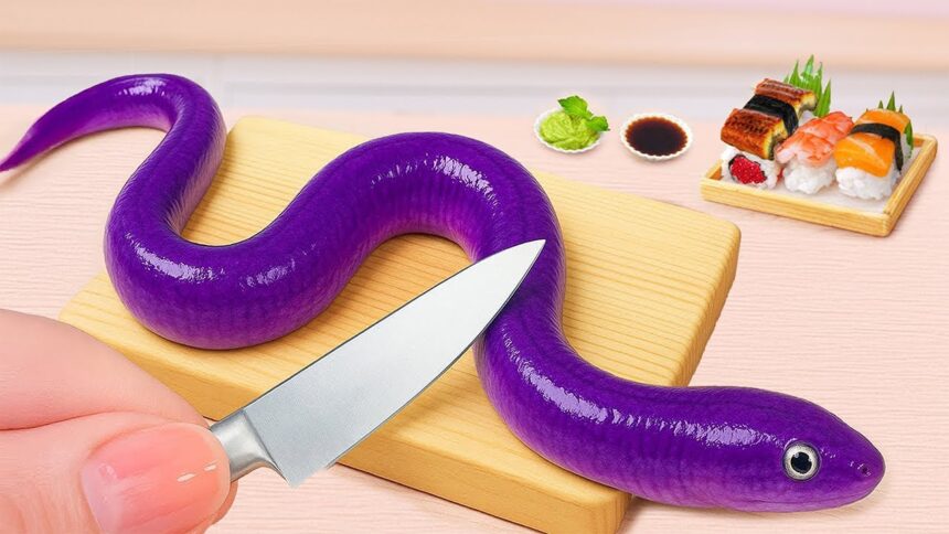 Top 1 Seafood Recipe 💖🐍 Cooking Cheetos Fry Tiny Eel Fish and Chips 💖Doll Kitchen