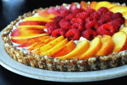 Raw Peach and Raspberry Tart with Mascarpone [Vegan] – One Green Planet
