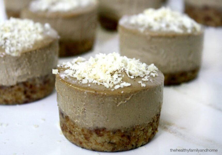 Acai Berry and Banana Mini Cheesecakes [Vegan] – One Green Planet