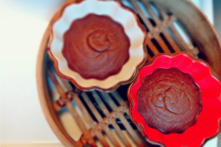 Steamed Chocolate Molten Cakes [Vegan] – One Green Planet