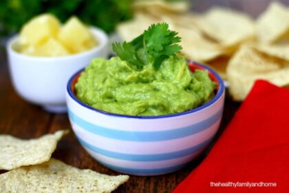 Pineapple Guacamole [Raw Vegan] – One Green Planet