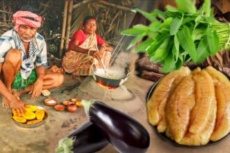 FISH EGG CURRY AND BRINJAL FRY cooking & eating by santali tribe grandmaa