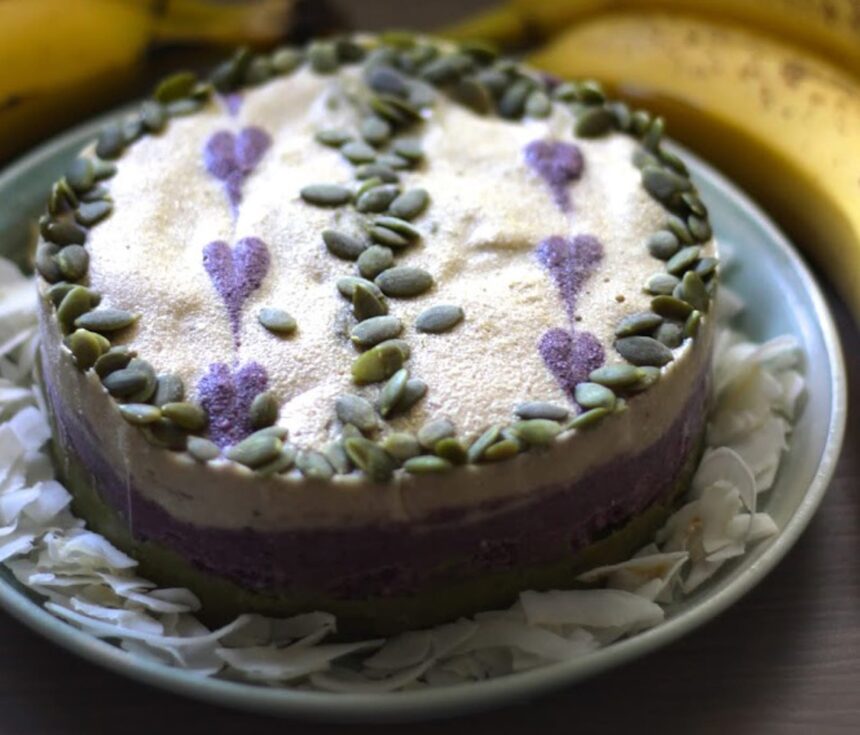 Raw Ice Cream Cake With Matcha, Blueberry, and Vanilla Layers [Vegan] – One Green Planet