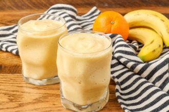 The Easiest Smoothie Ever - Barefeet in the Kitchen