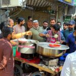 ONLY RS 70/- 🤫 FAMOUS ASIAN STREET FOOD BREAKFAST | BILLU DESI MURGH CHANAY | STREET FOOD PAKISTAN