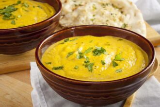 Coconut and Chickpea Mulligatawny Soup [Vegan] – One Green Planet