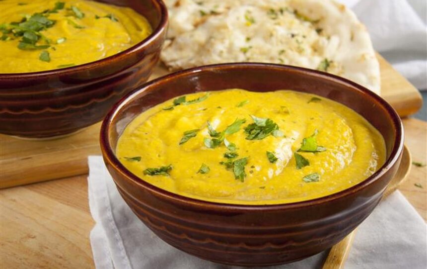 Coconut and Chickpea Mulligatawny Soup [Vegan] – One Green Planet