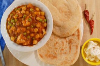 Tomato Coconut Curry With Cauliflower And Chickpeas [Vegan, Gluten-Free] – One Green Planet