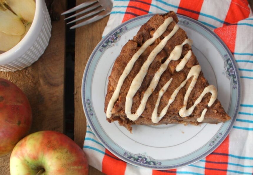 Deep Dish Apple Cinnamon Skillet Cake [Vegan] – One Green Planet