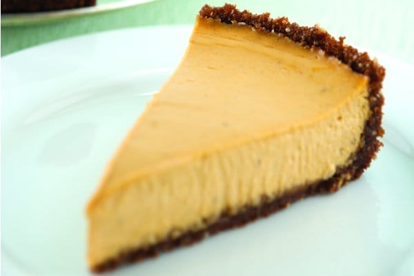 Pumpkin Cheesecake With a Gingersnap Crust [Vegan] – One Green Planet