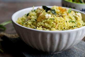 Curried Rice With Raisins and Cashews [Vegan] – One Green Planet