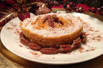 How to Make a Delicious Gluten-Free, No Bake, Low Sugar Mini Vegan Pumpkin Pie – One Green Planet