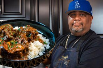 Melt-In-Your-Mouth Smothered Oxtails!