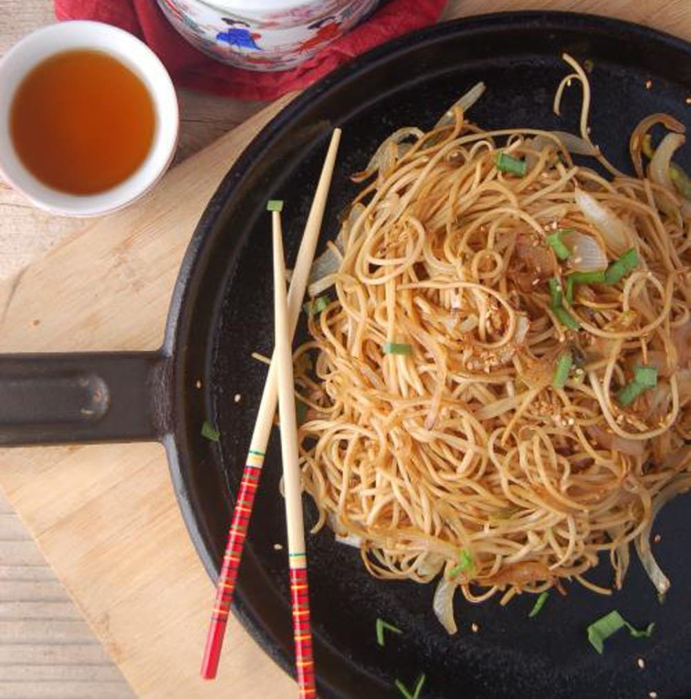 Dim Sum Soy Sauce Chow Mein Noodles [Vegan] – One Green Planet