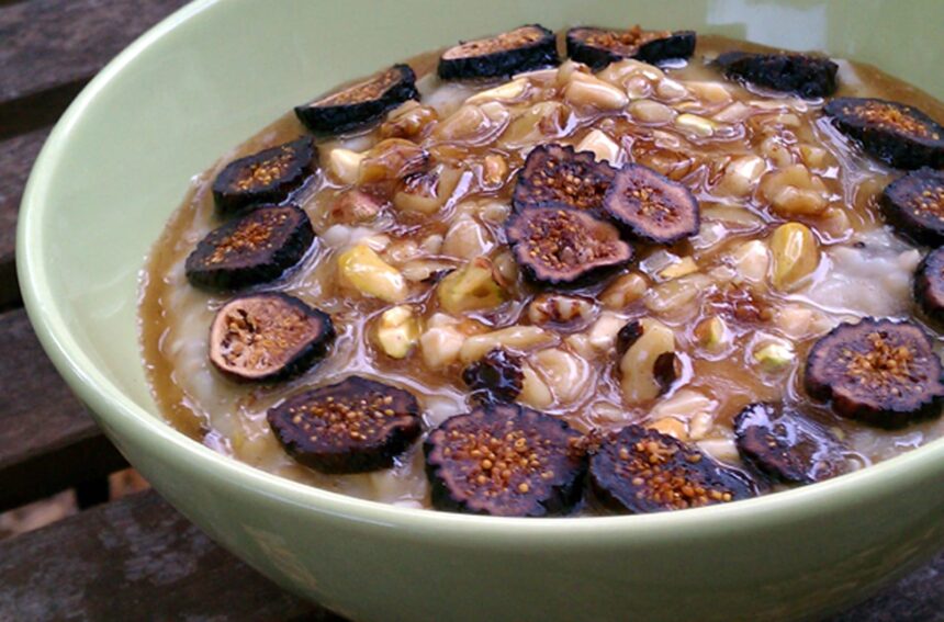 Rise and Shine with these 10 Flavorful Oatmeal Bowls – One Green Planet