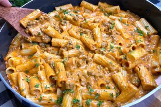 I Tried the Viral Creamy Ground Beef Pasta Recipe – So Easy and Delicious!