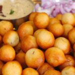 గోధుమ పిండితో వేడివేడి చల్ల పునుగులు బండిమీద చట్నీ😋 Challa Punugulu Recipe In Telugu👌 Evening Snacks