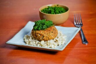 Red Lentil Burgers With Kale Pesto [Vegan] – One Green Planet