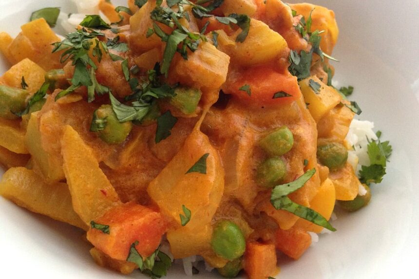 Quick Vegetable Coconut Curry [Vegan] – One Green Planet