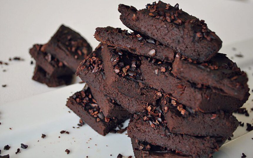 15 Fudgy Vegan Brownies and Blondies Made With Beans (Seriously!) – One Green Planet
