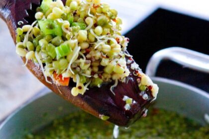 Golden Sprouted Mung Kicheri [Vegan] – One Green Planet